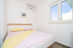 Apartment and Rooms Mato
