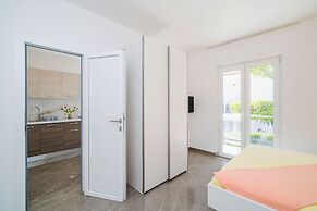 Apartment and Rooms Mato