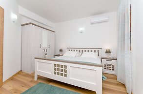 Apartments Koras