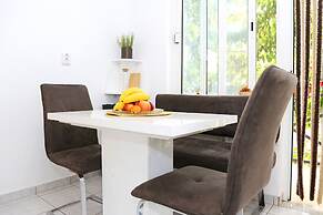 Apartment Adam
