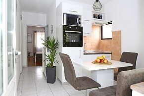 Apartment Adam