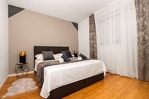 Apartment Only Love