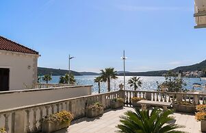 Apartments Davor