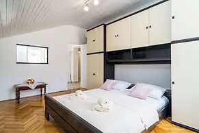 Apartments Davor