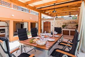 Villa Gold