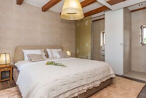 Villa Gold
