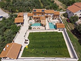Villa Gold