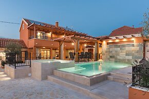 Villa Gold