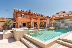 Villa Gold