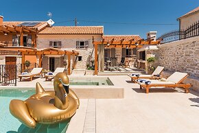 Villa Stone