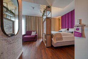 VOYA Hotel