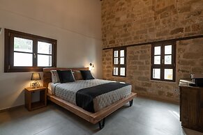 Ancient Knights Luxury Suites