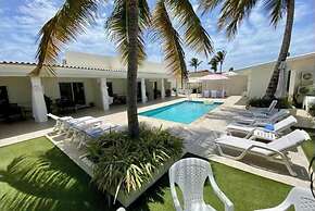 Yoyita Suites Aruba