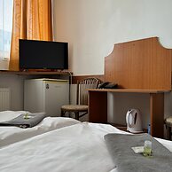 Hotel Avion