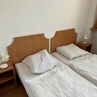 Hotel Avion