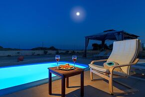 Gennadi Serenity House -beachfront Villa