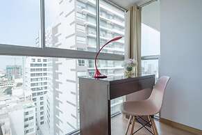Exclusive Penthouse With Private Rooftop Jacuzzi BBQ Game Room