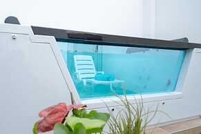 Exclusive Penthouse With Private Rooftop Jacuzzi BBQ Game Room