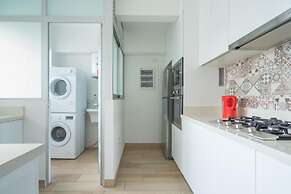 Exclusive Penthouse With Private Rooftop Jacuzzi BBQ Game Room