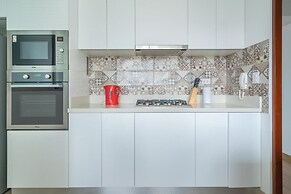 Exclusive Penthouse With Private Rooftop Jacuzzi BBQ Game Room