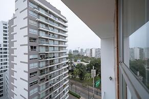 Exclusive Penthouse With Private Rooftop Jacuzzi BBQ Game Room