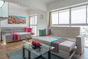 Exclusive Penthouse With Private Rooftop Jacuzzi BBQ Game Room