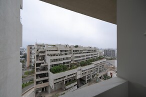 Exclusive Penthouse With Private Rooftop Jacuzzi BBQ Game Room