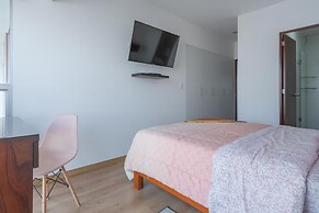 Exclusive Penthouse With Private Rooftop Jacuzzi BBQ Game Room