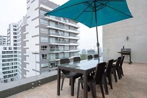 Exclusive Penthouse With Private Rooftop Jacuzzi BBQ Game Room