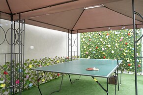 Exclusive Penthouse With Private Rooftop Jacuzzi BBQ Game Room
