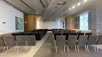 Al Khoory Courtyard Hotel