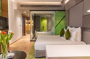 Al Khoory Courtyard Hotel