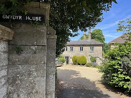 Stone Cottages with garden and parking