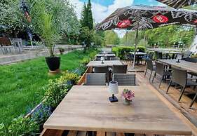 SILONCE Hotels & Restaurant