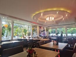 SILONCE Hotels & Restaurant