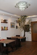 SILONCE Hotels & Restaurant