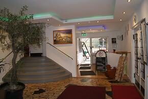 SILONCE Hotels & Restaurant