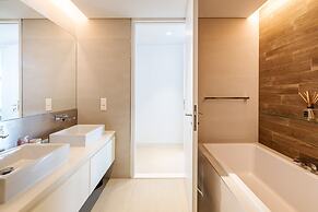 DHH Bluewater Island Building 2 Sea View
