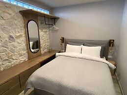 Kali Thea Suites
