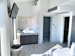 Kali Thea Suites