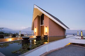 Amartahills Hotel & Resort