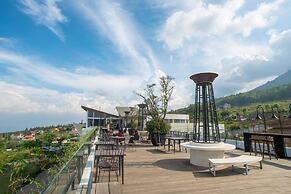 Amartahills Hotel & Resort