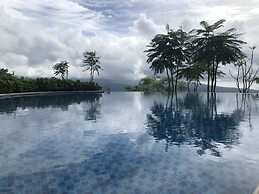 Amartahills Hotel & Resort