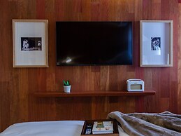 Browns Avenue Hotel
