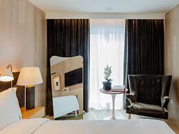 Browns Avenue Hotel