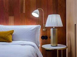 Browns Avenue Hotel