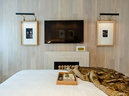 Browns Avenue Hotel