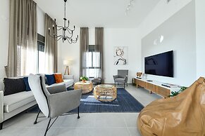 High Class 6BR Achziv apartment