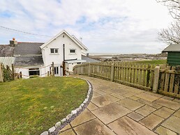 1 Salt Cottage