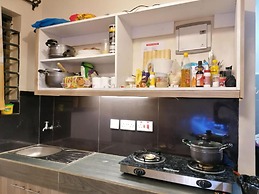 Stay.Plus Royal Suburbs Apartments